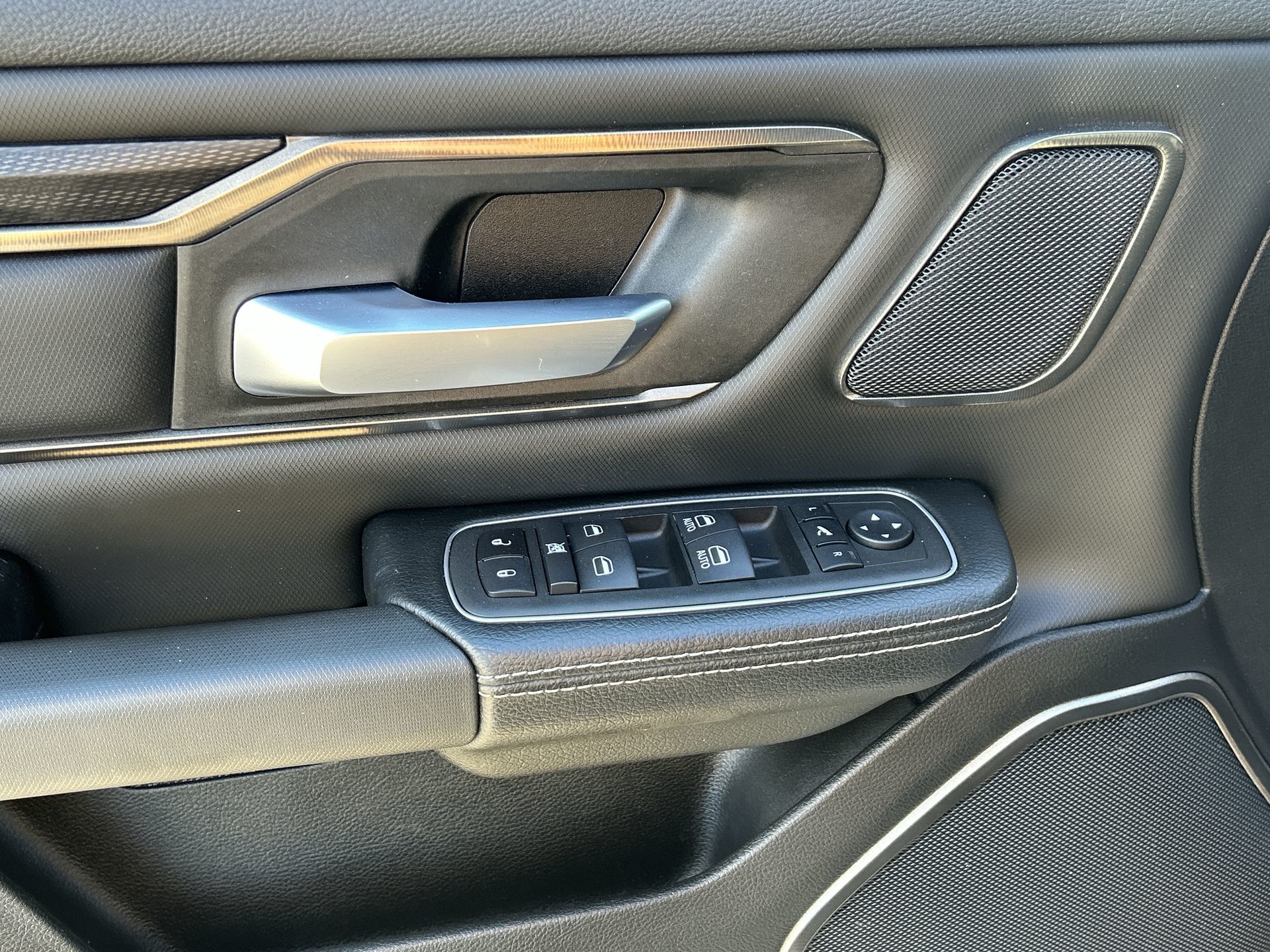 2023 Ram RAM 1500 Crew Cab 4x4 (DT)