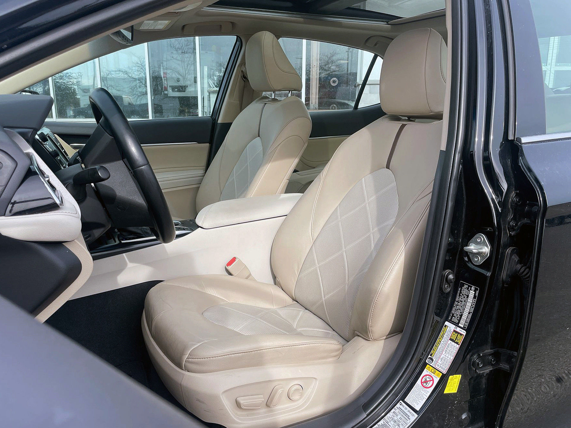 2018 Toyota Camry in Woodbridge, Ontario