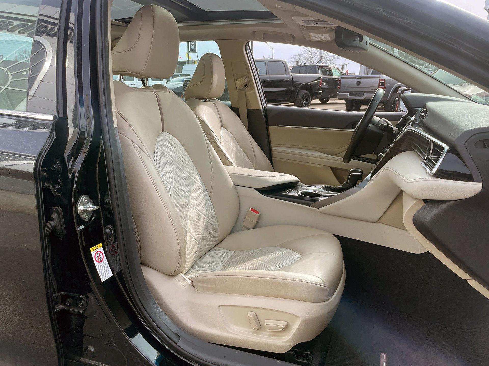 2018 Toyota Camry in Woodbridge, Ontario