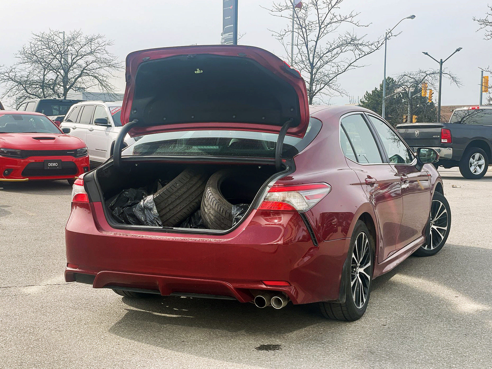 2018 Toyota Camry in Woodbridge, Ontario