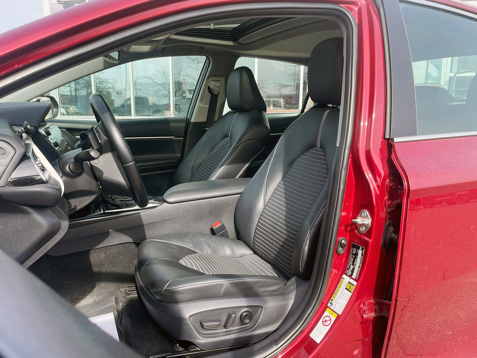 2018 Toyota Camry in Woodbridge, Ontario