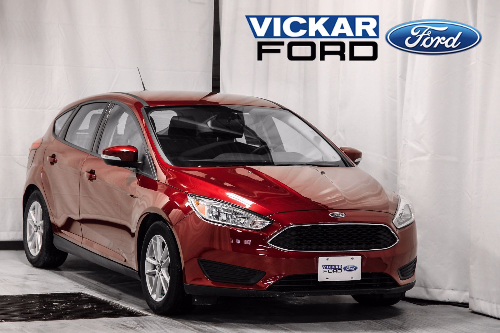 New 2017 Ford Focus Hatchback SE Red for sale 21155.75 17C0687