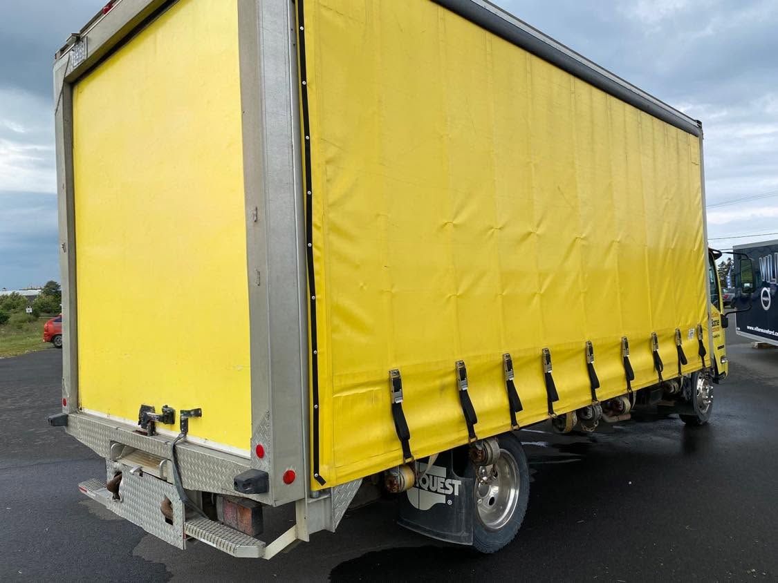 Isuzu NPR HD GAS REG 2017 — photo 8
