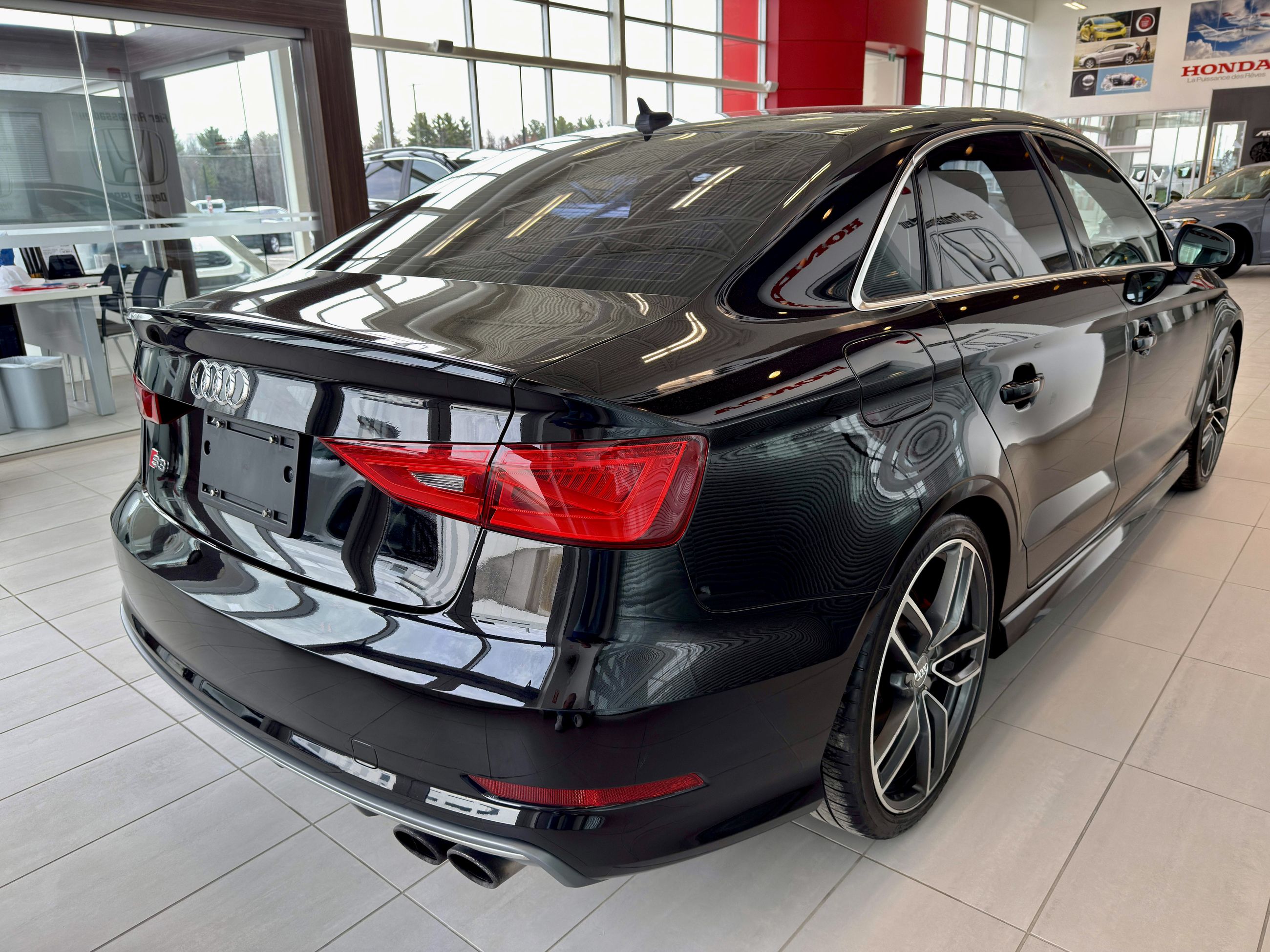 2016 Audi S3 2.0T Progressiv Quattro-11