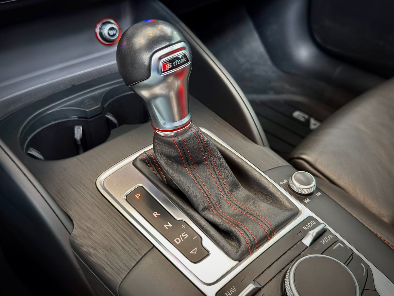 2016 Audi S3 2.0T Progressiv Quattro-32