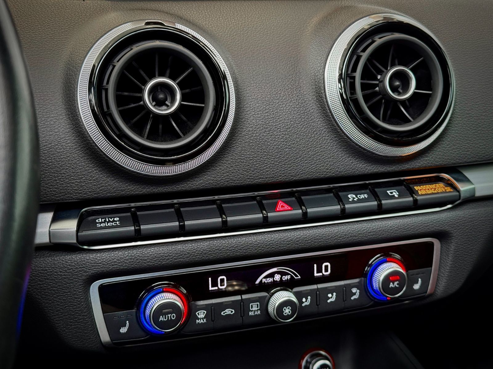 2016 Audi S3 2.0T Progressiv Quattro-31