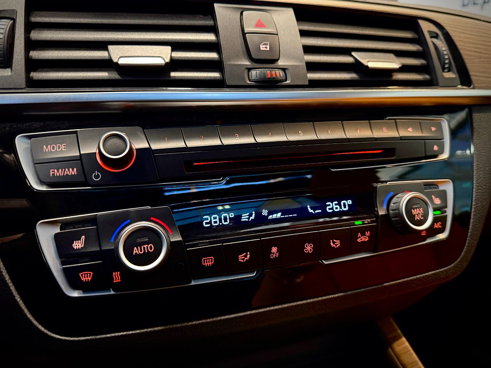 BMW 2 Series 230i xDrive 2018-30