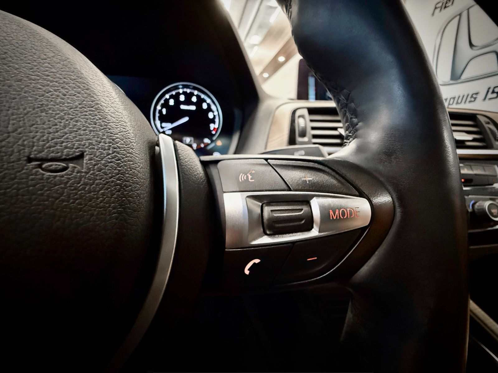 BMW 2 Series 230i xDrive 2018-25