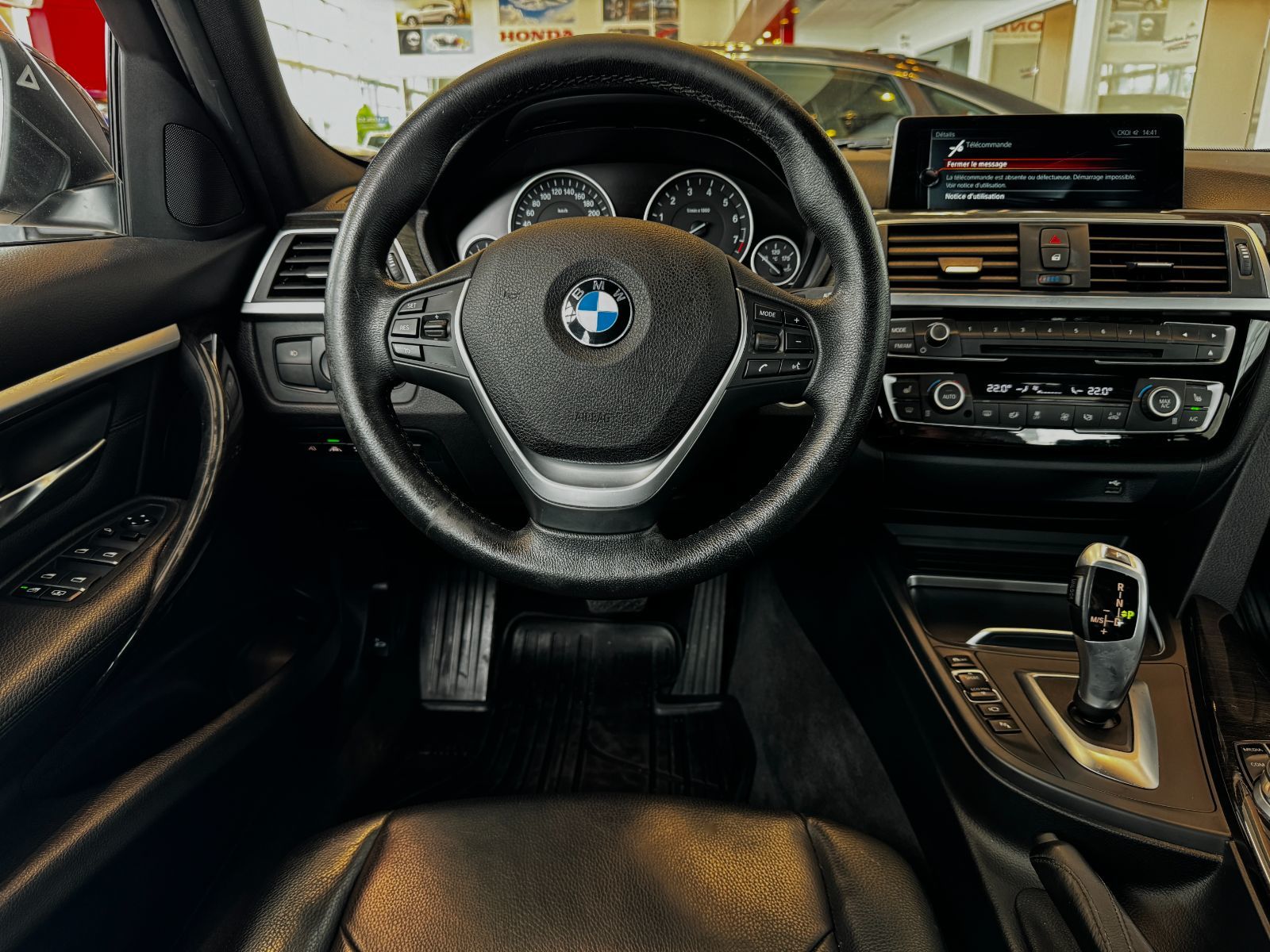 BMW 3 Series 330i xDrive 2017-26