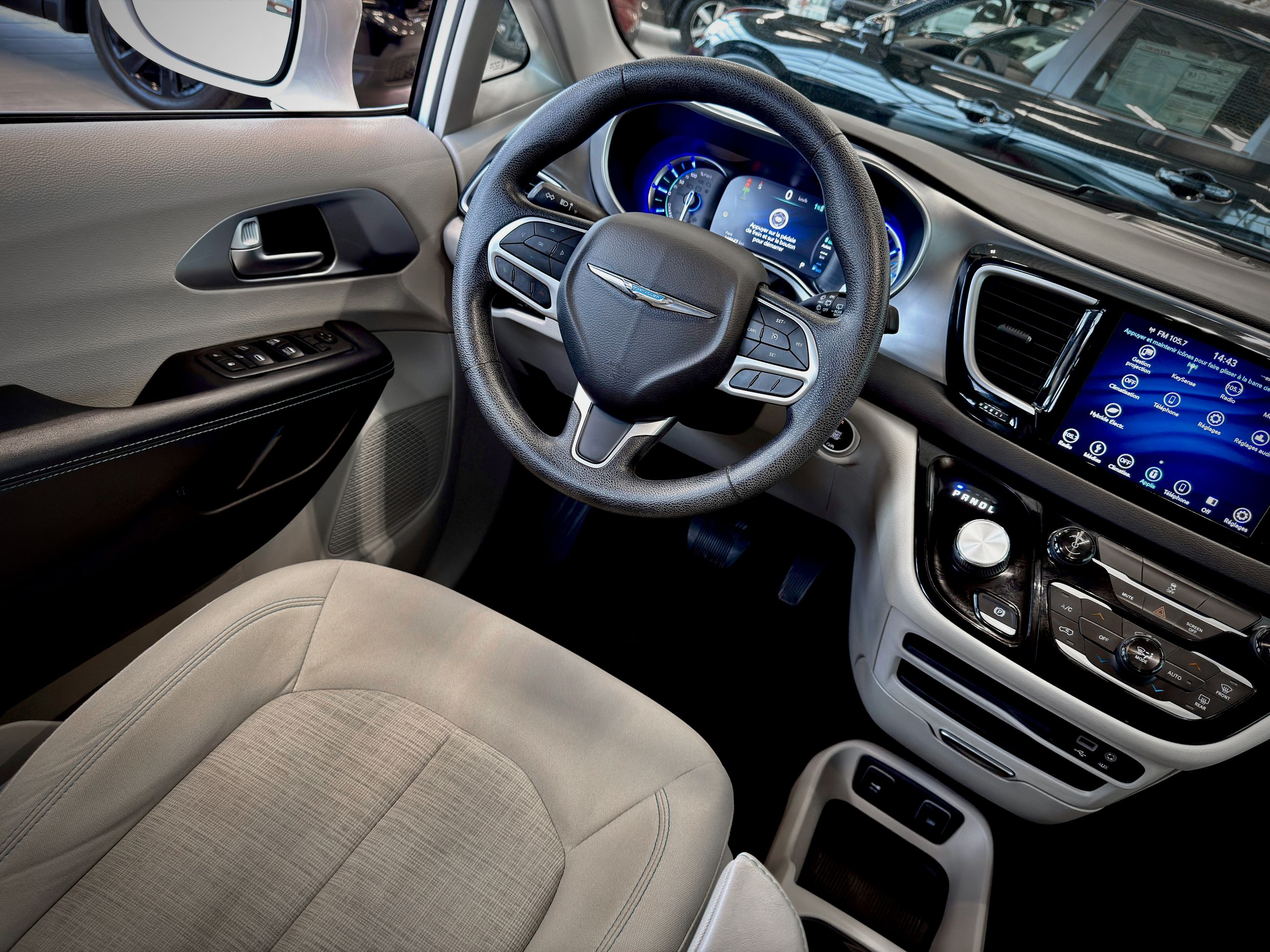 2019 Chrysler Pacifica Hybrid Touring Plus-18