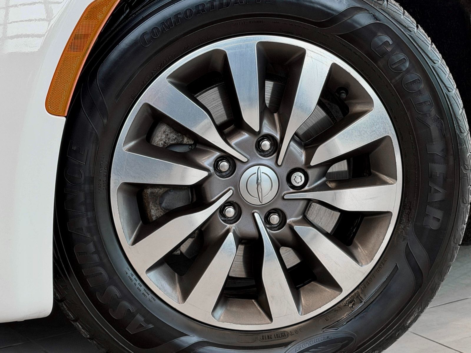 2019 Chrysler Pacifica Hybrid Touring Plus-11