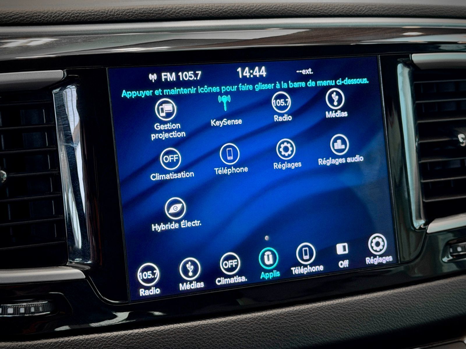 2019 Chrysler Pacifica Hybrid Touring Plus-25