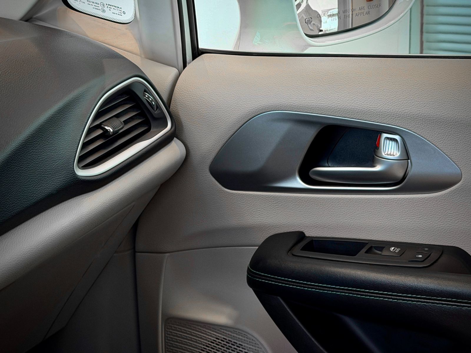 2019 Chrysler Pacifica Hybrid Touring Plus-27