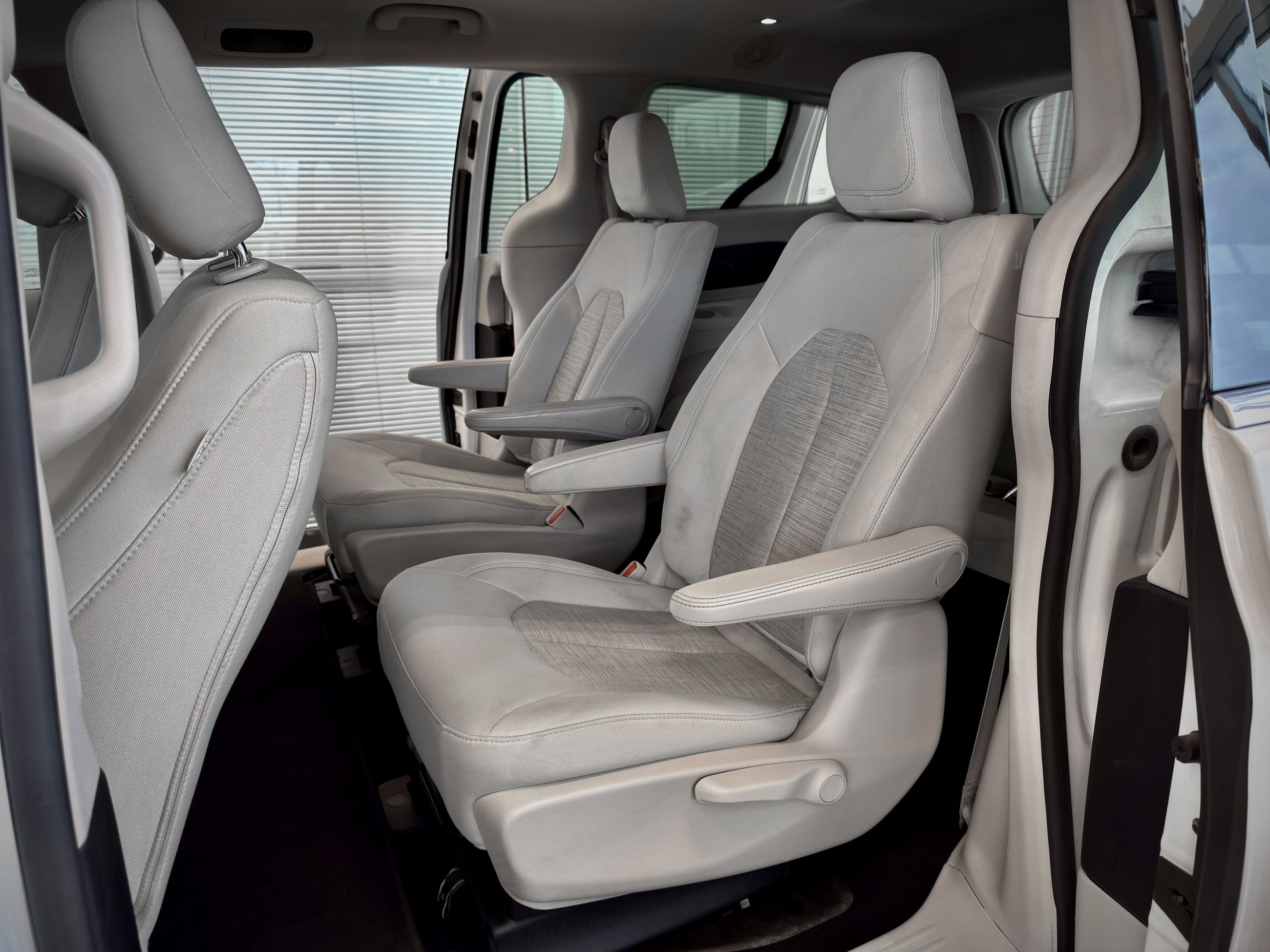 2019 Chrysler Pacifica Hybrid Touring Plus-15