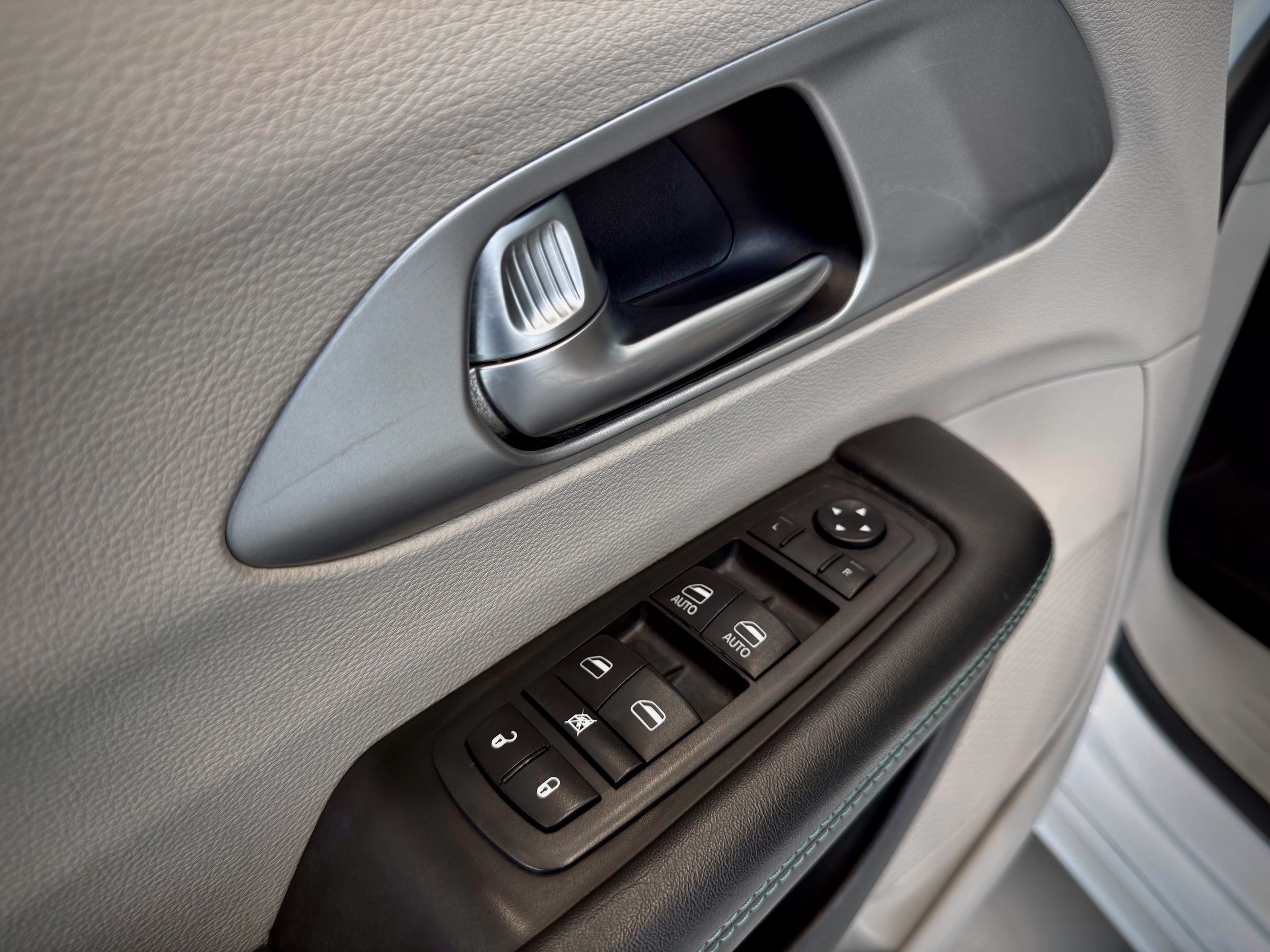 2019 Chrysler Pacifica Hybrid Touring Plus-30