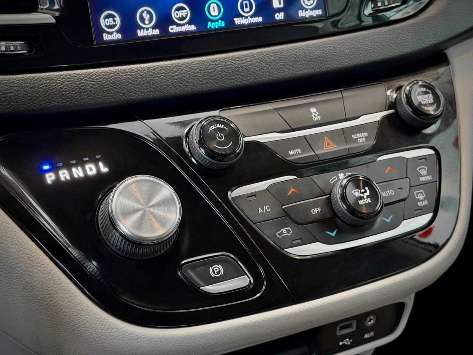 2019 Chrysler Pacifica Hybrid Touring Plus-26