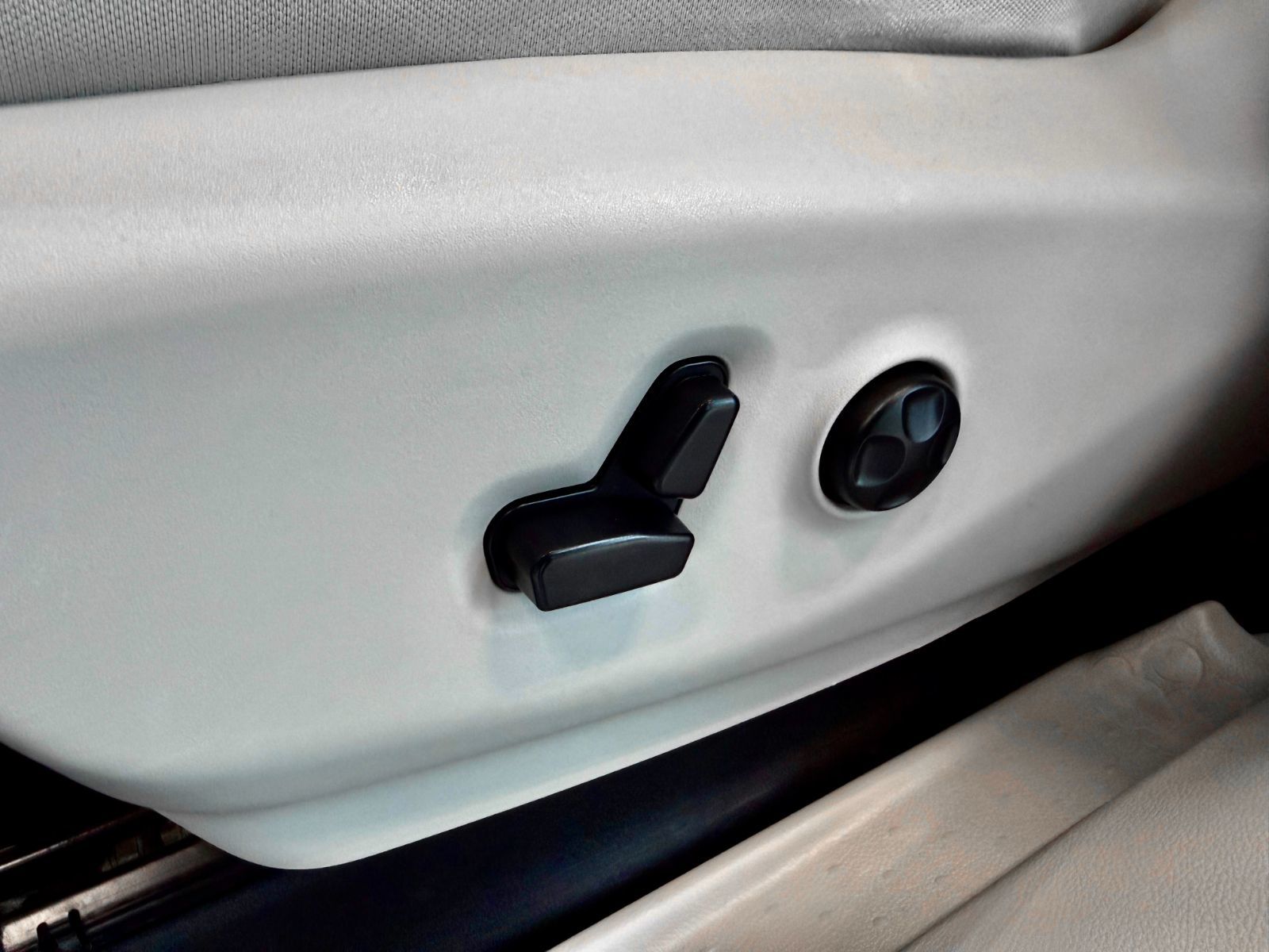 2019 Chrysler Pacifica Hybrid Touring Plus-31