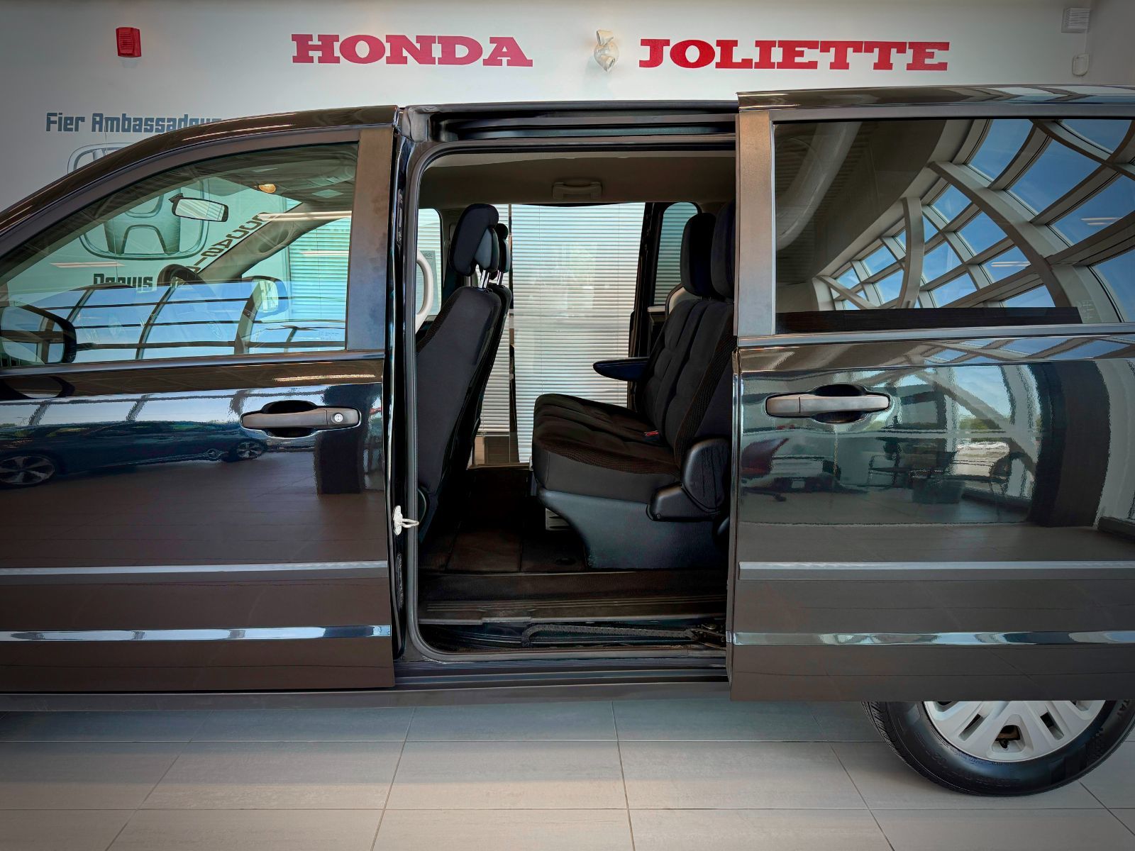 Dodge Grand Caravan Canada Value Package 2017-14