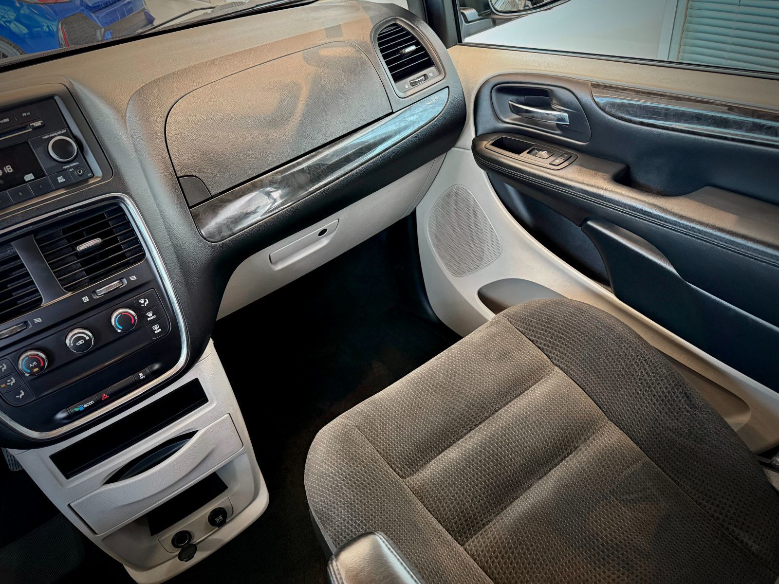 Dodge Grand Caravan Canada Value Package 2017-17