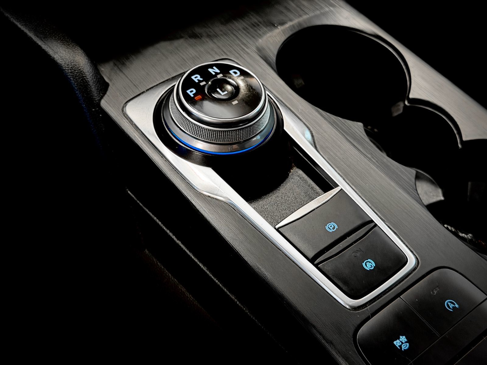 2020 Ford Escape SE AWD-23