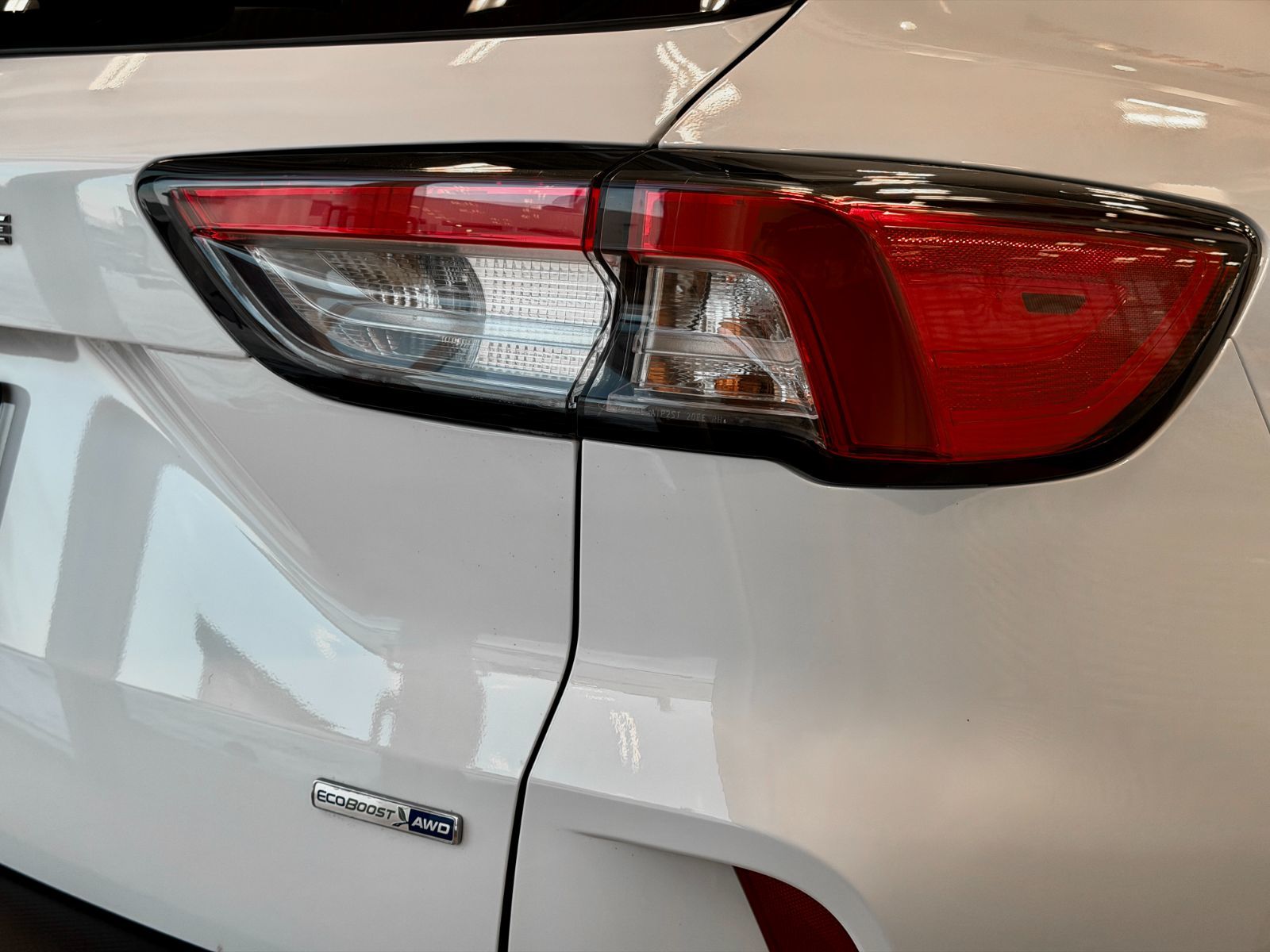 2020 Ford Escape SE AWD-10