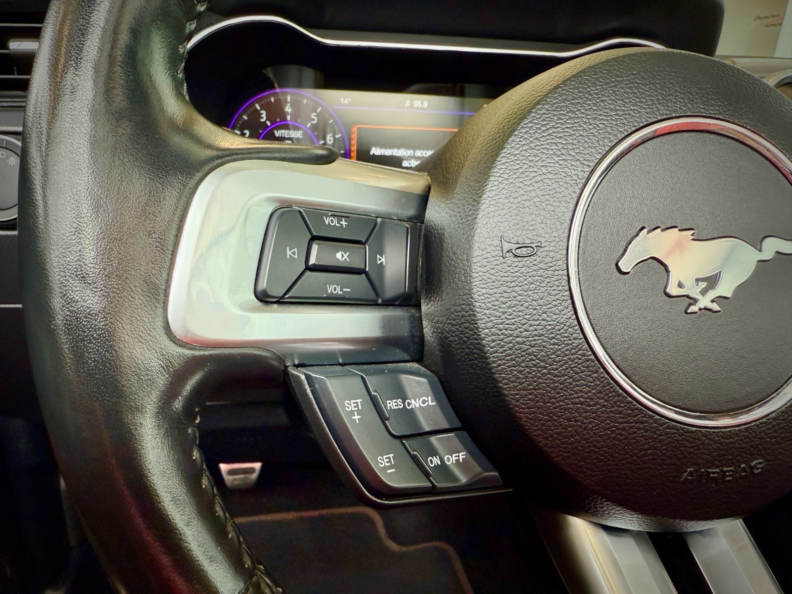 Ford Mustang GT Premium 2019-26