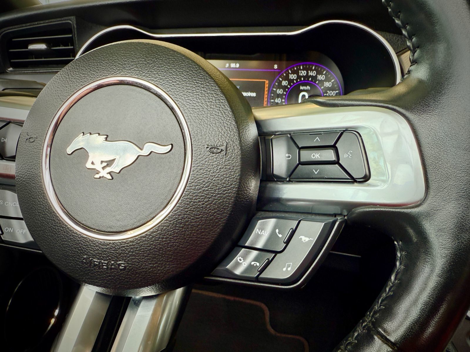 Ford Mustang GT Premium 2019-27