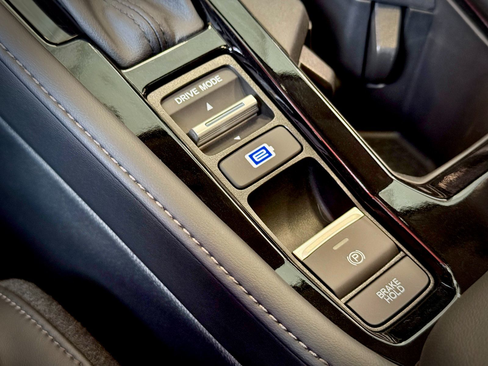 Honda Accord Hybrid Touring 2025-25