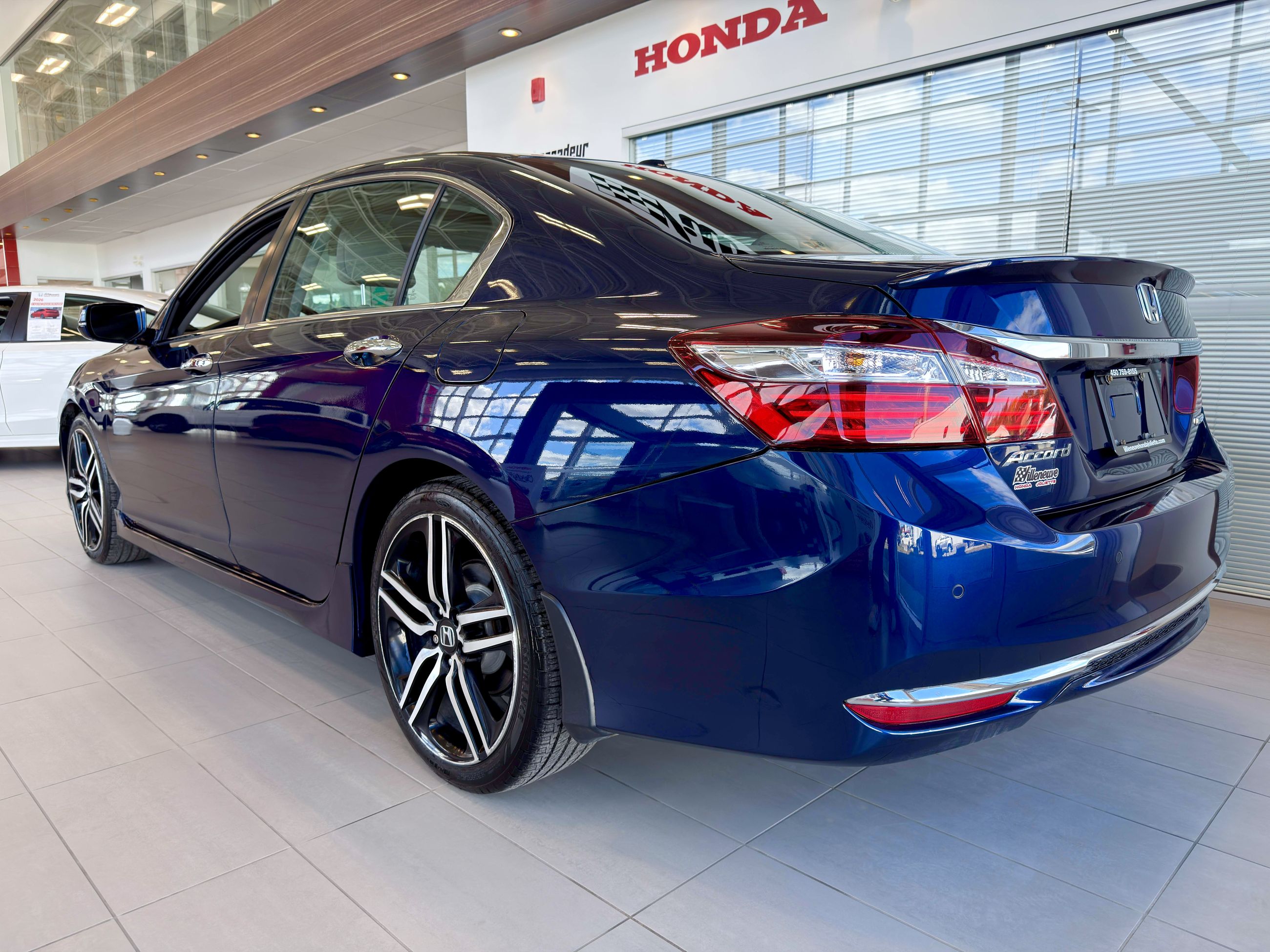 Honda Accord Sedan Touring 2017-9