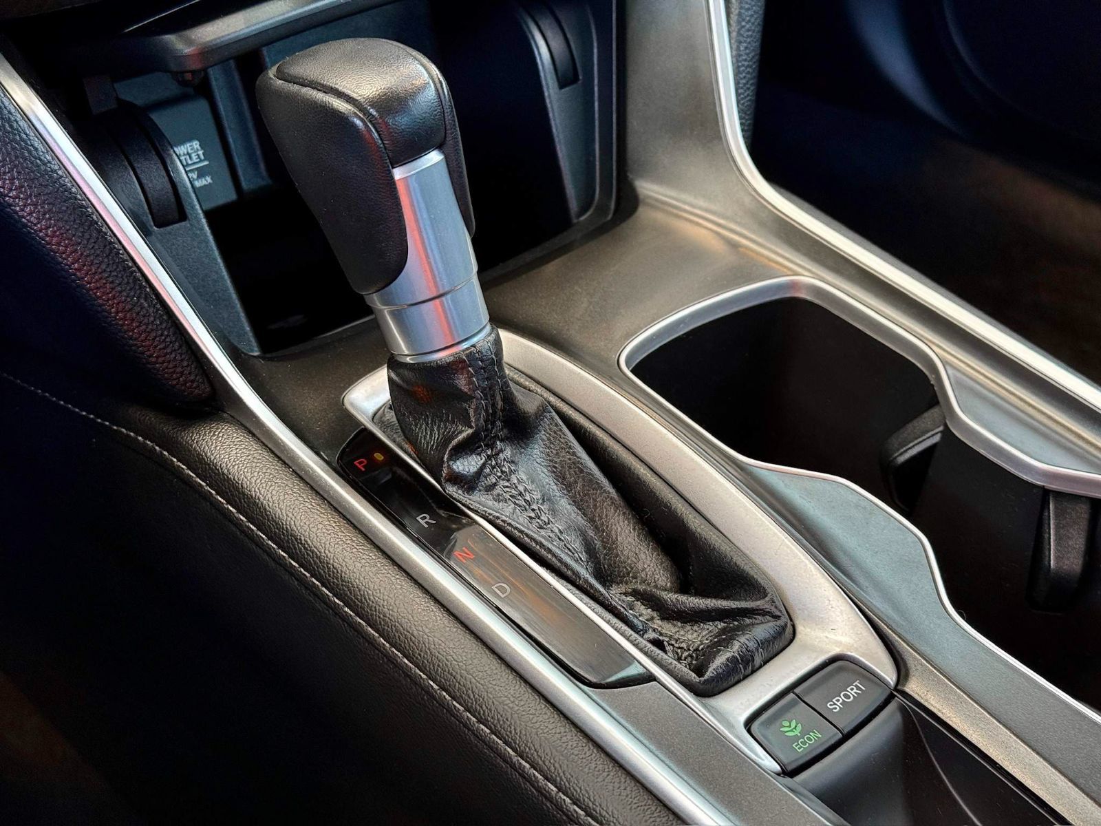 Honda Accord Sedan Touring 2020-33