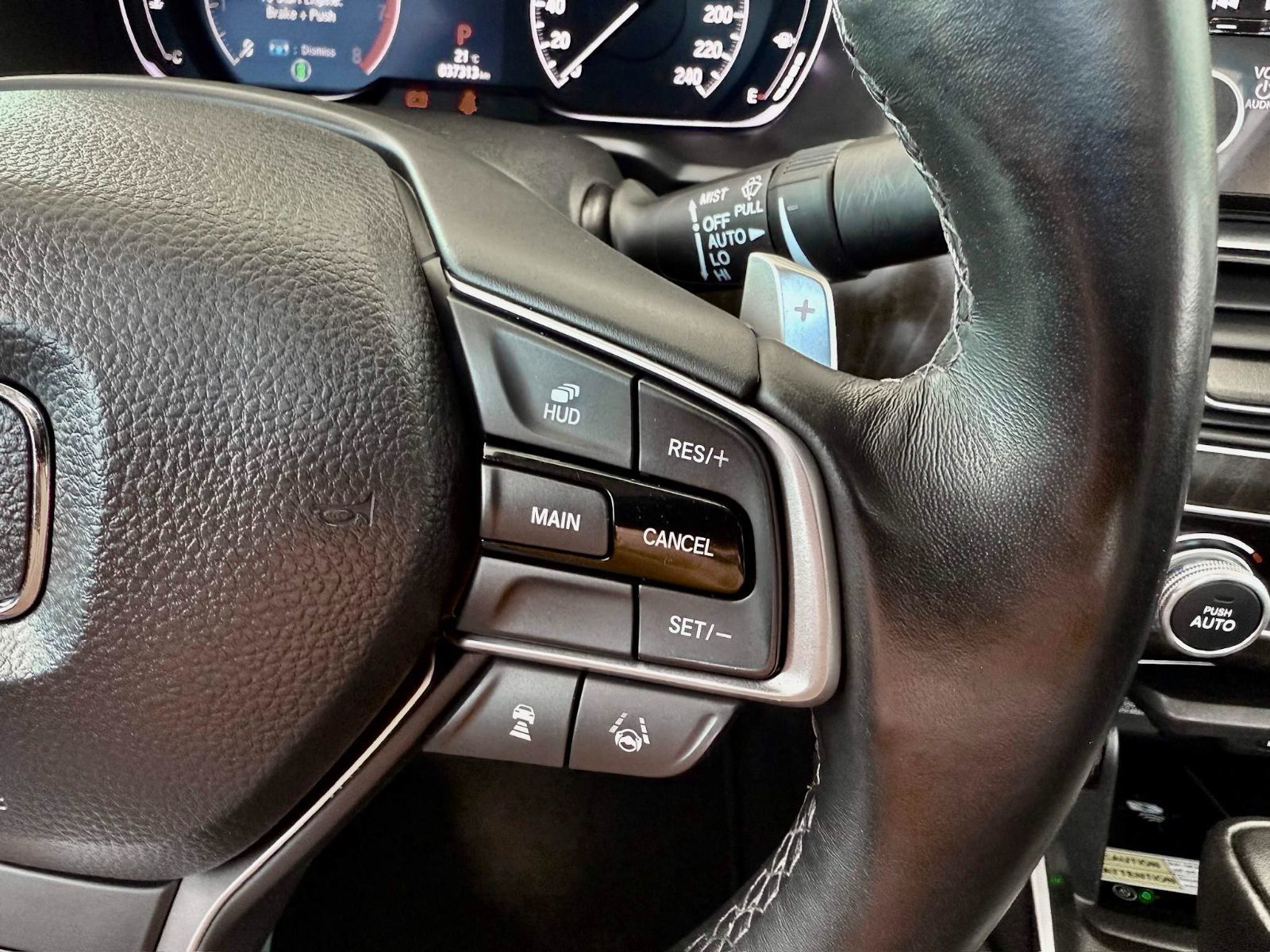 Honda Accord Sedan Touring 2020-27