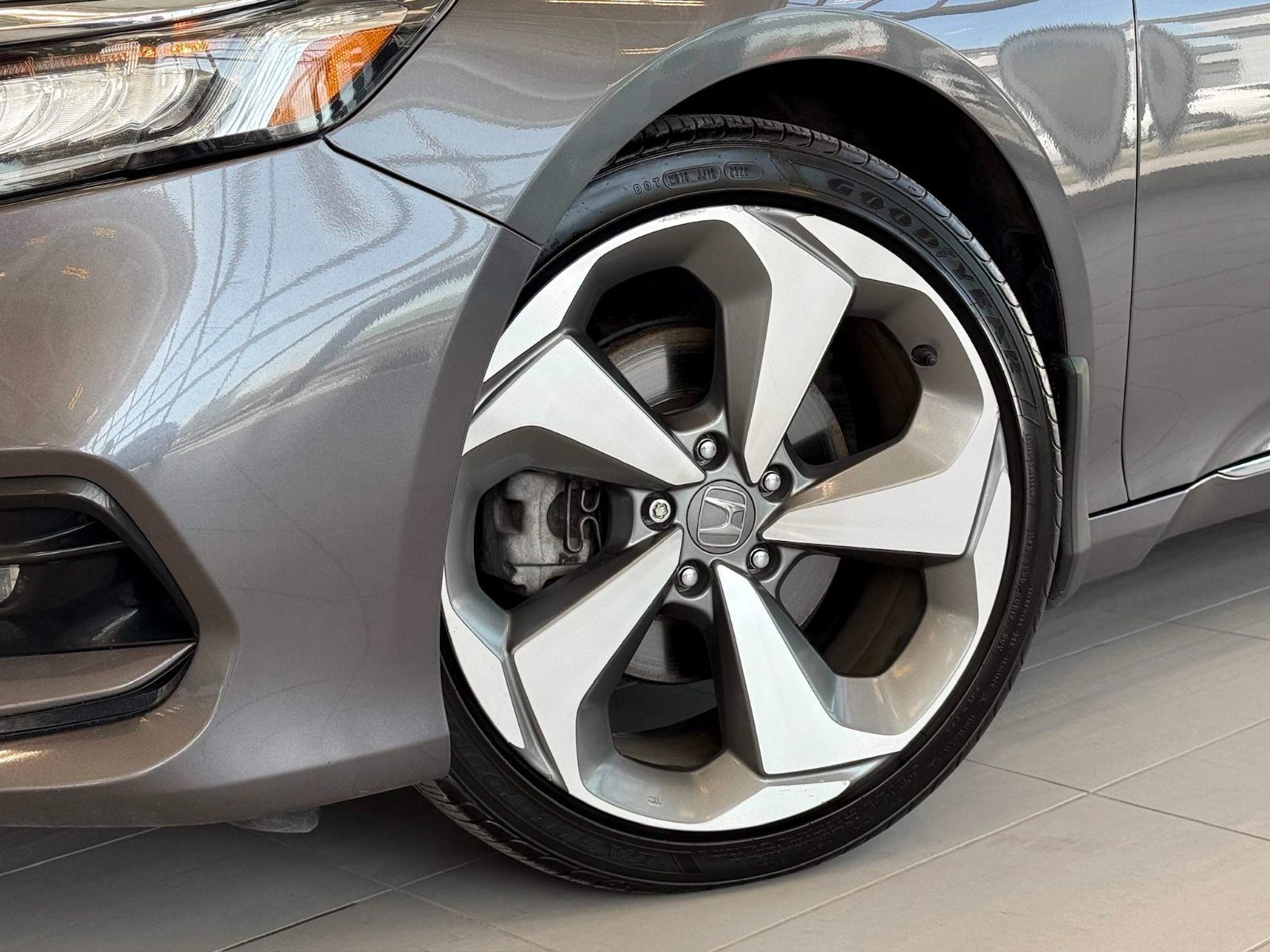 Honda Accord Sedan Touring 2020-6