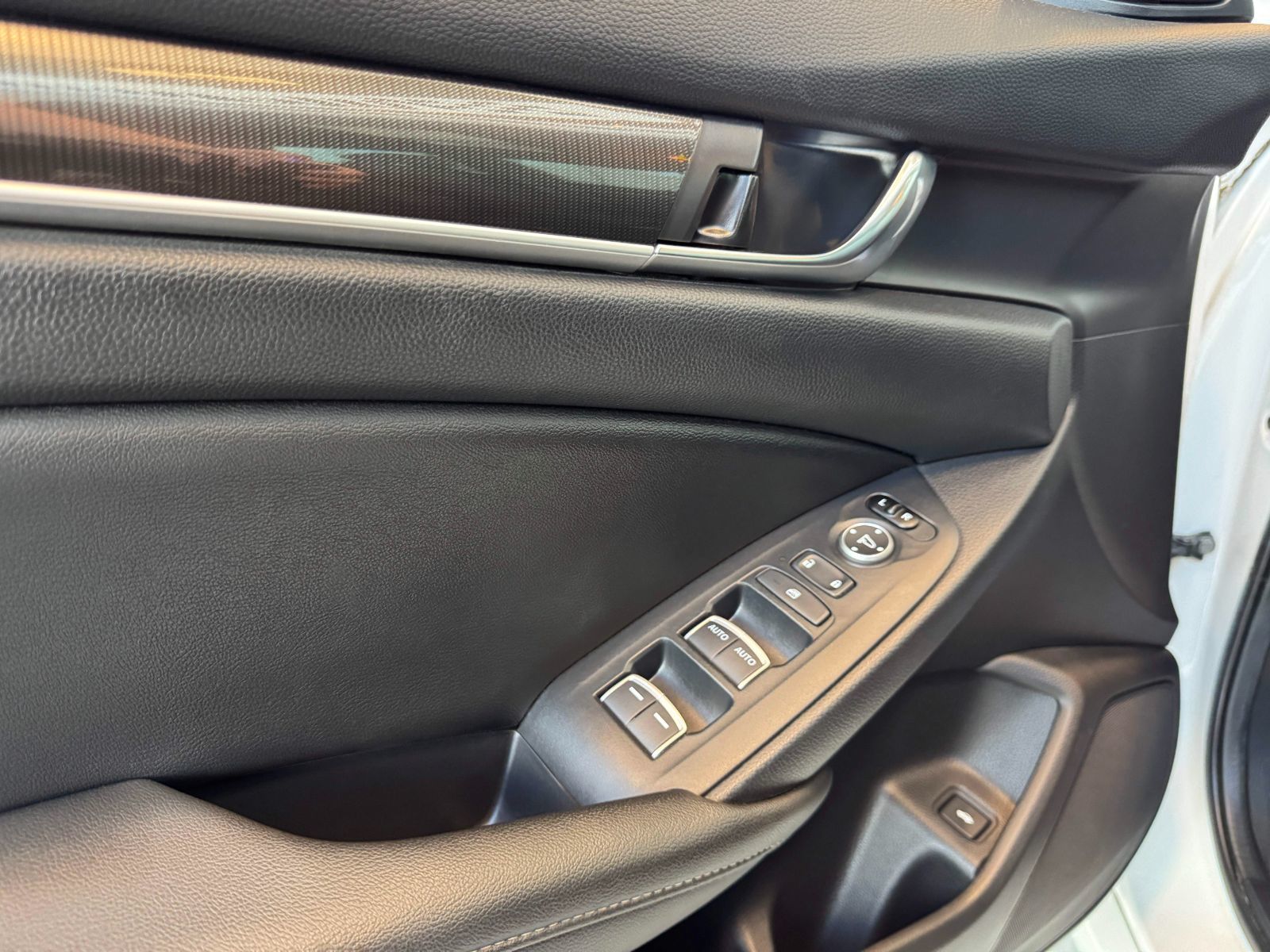 Honda Accord Sedan Sport 2020-28