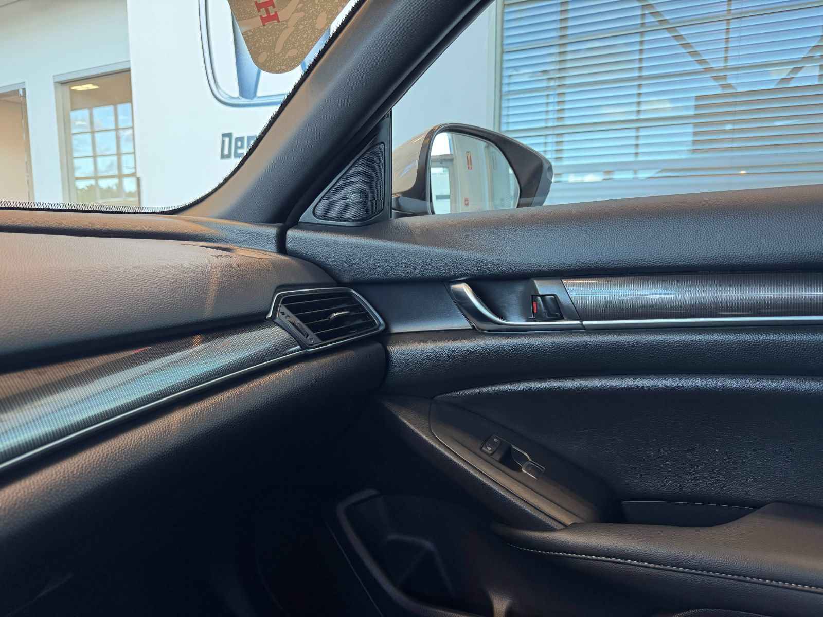 Honda Accord Sedan Sport 2020-29