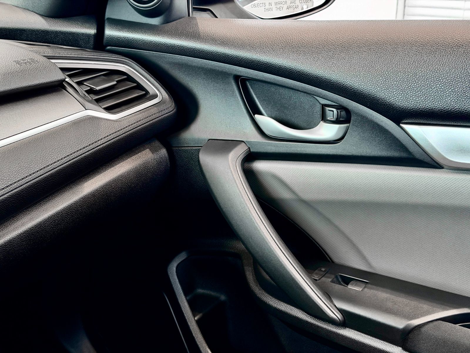 Honda Civic Coupe LX 2016-26