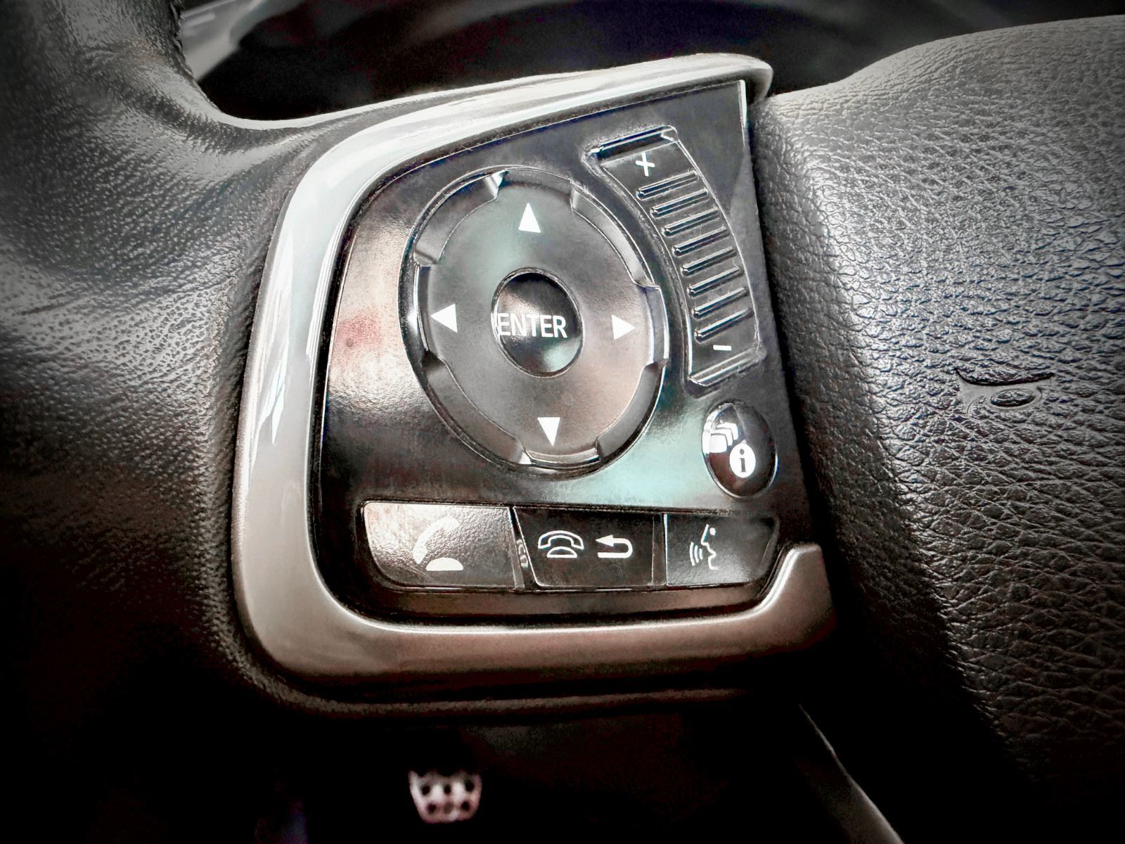 2017 Honda Civic Hatchback Sport-23