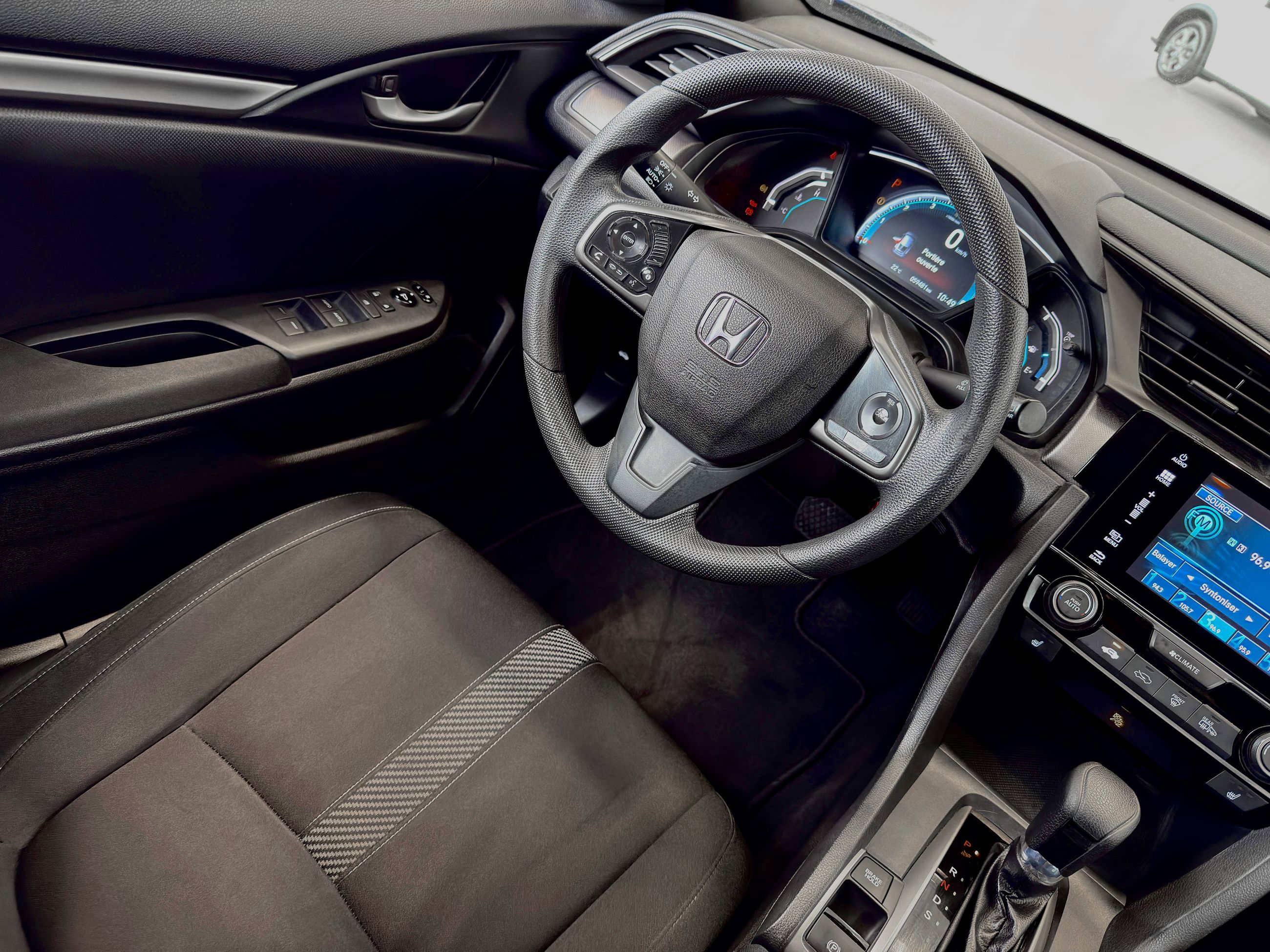 Honda Civic Hatchback LX 2018-16