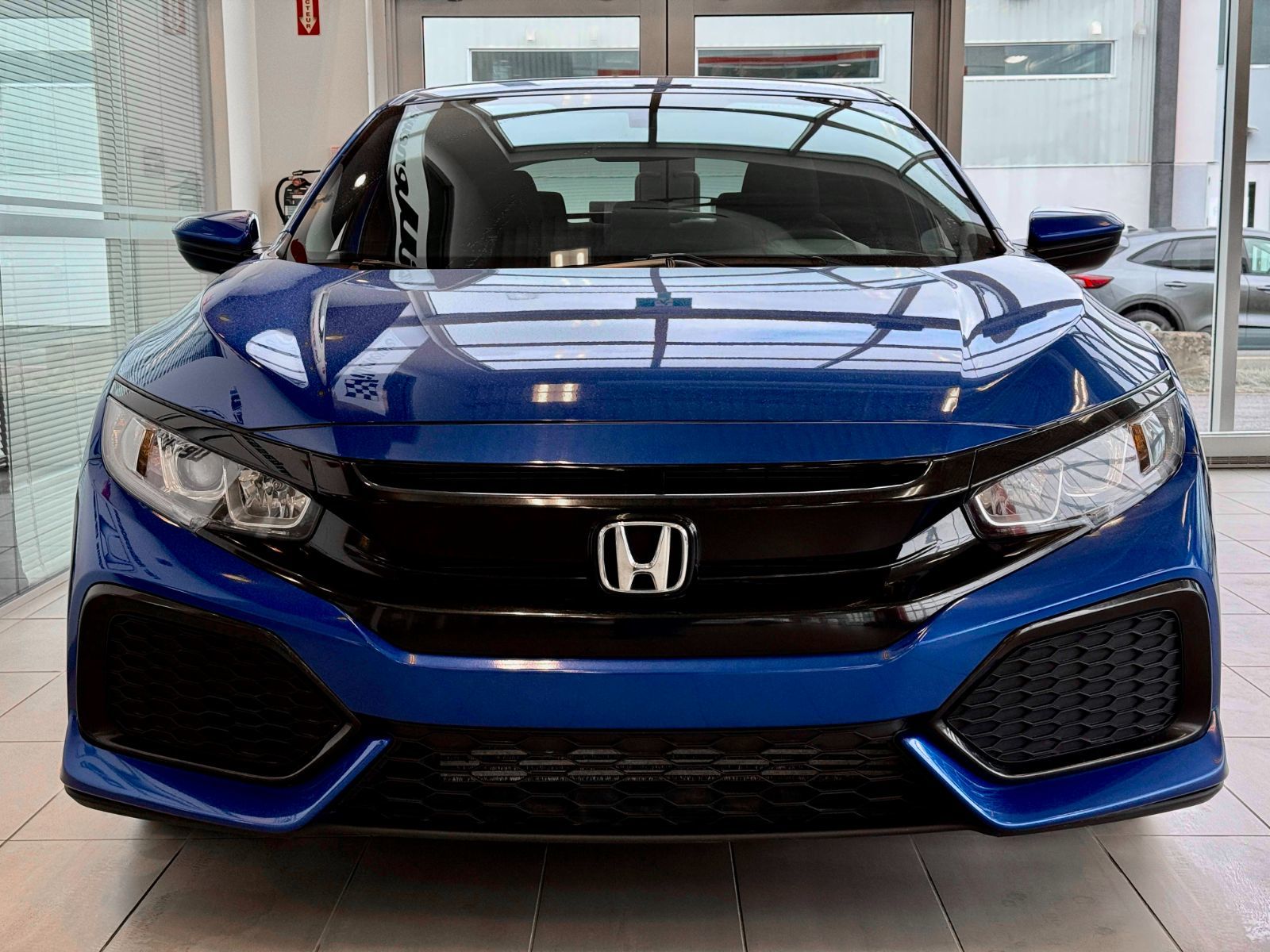 Honda Civic Hatchback LX 2018-3