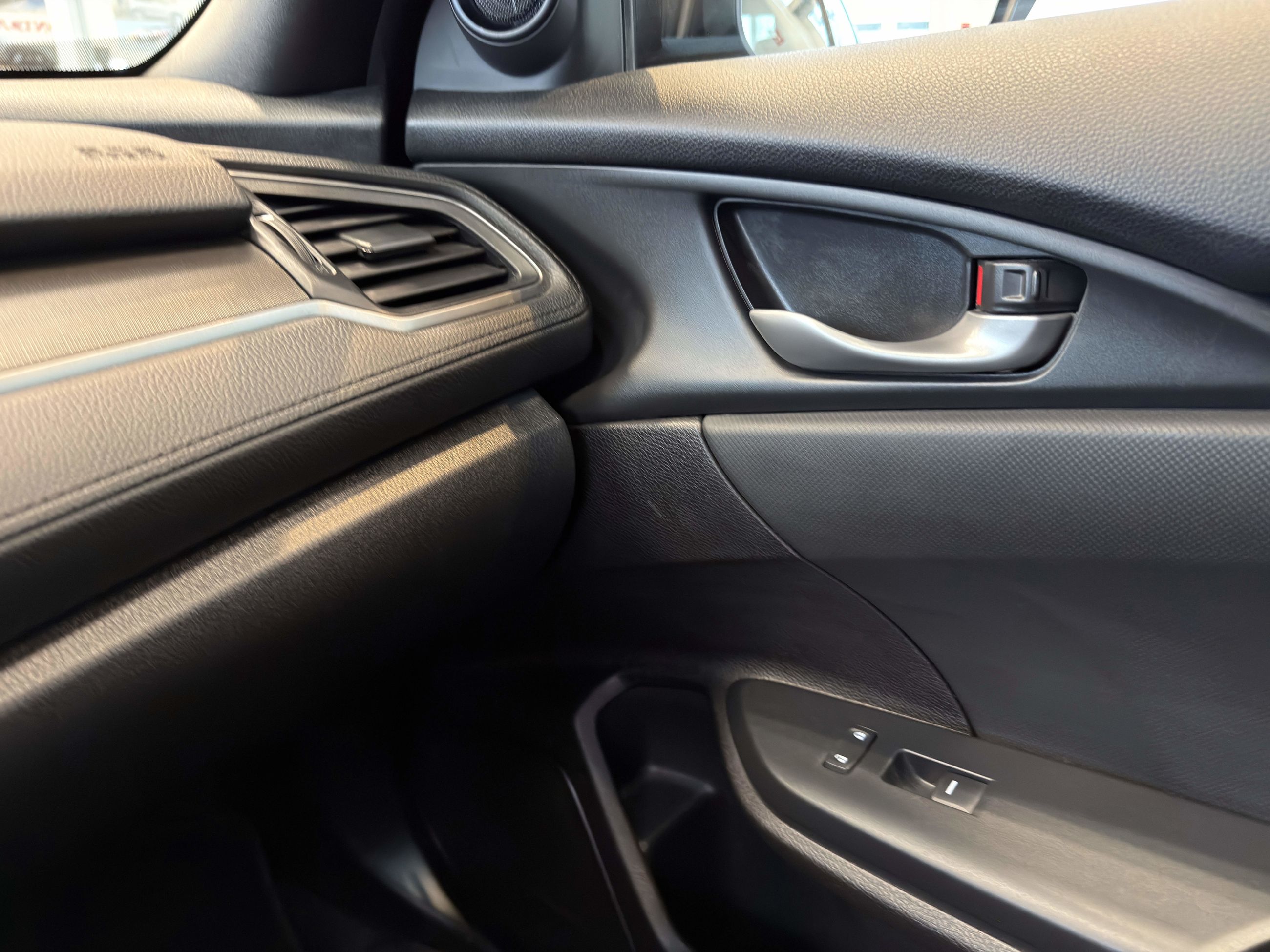 2020 Honda Civic Hatchback LX-31