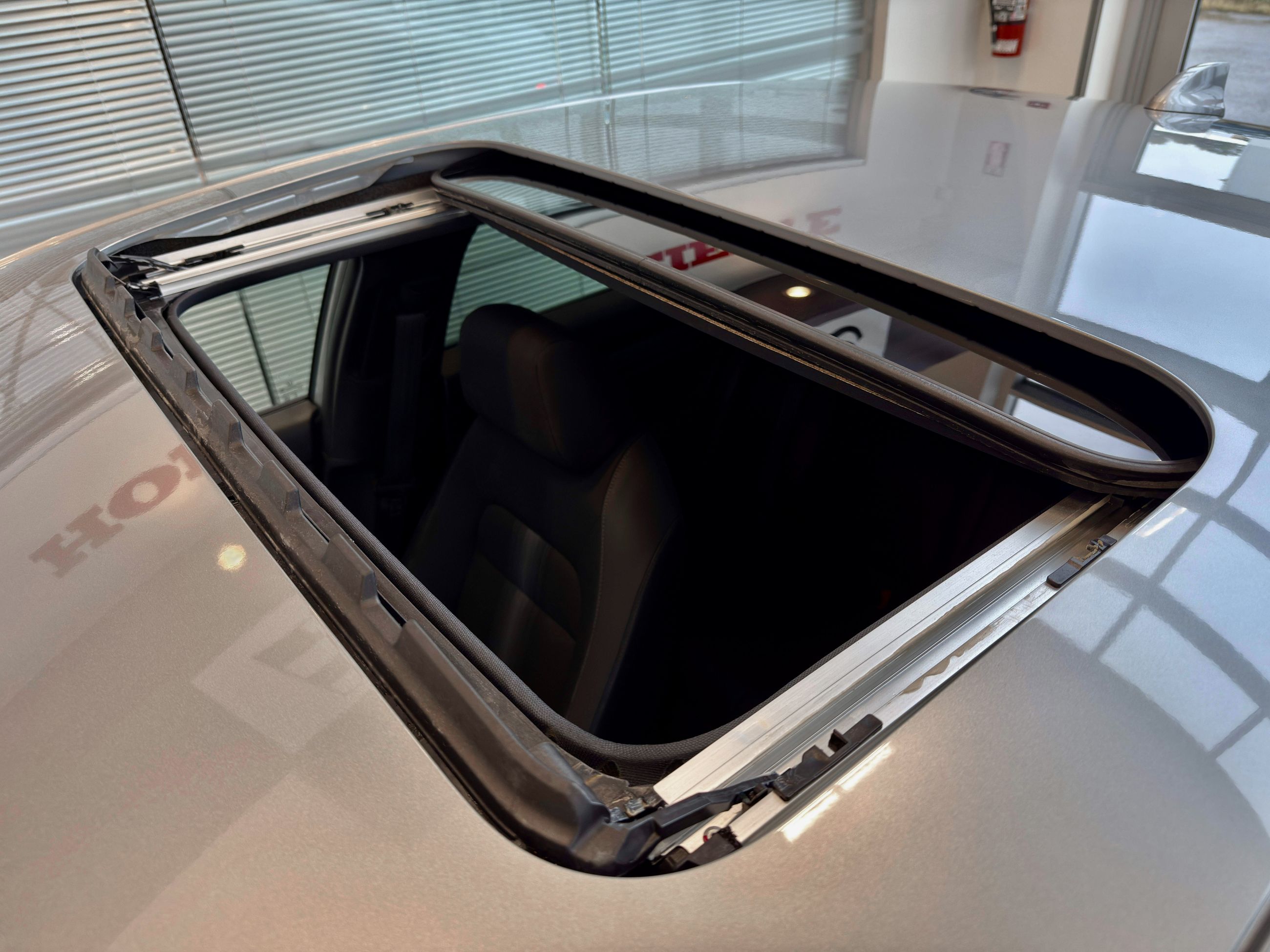 Honda Civic Sedan Hybrid Sport 2025-14