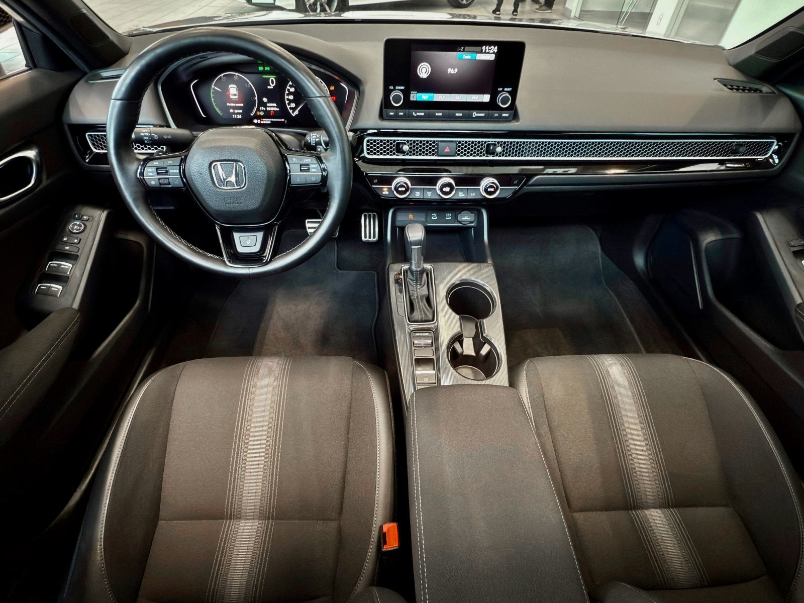 Honda Civic Sedan Hybrid Sport 2025-23