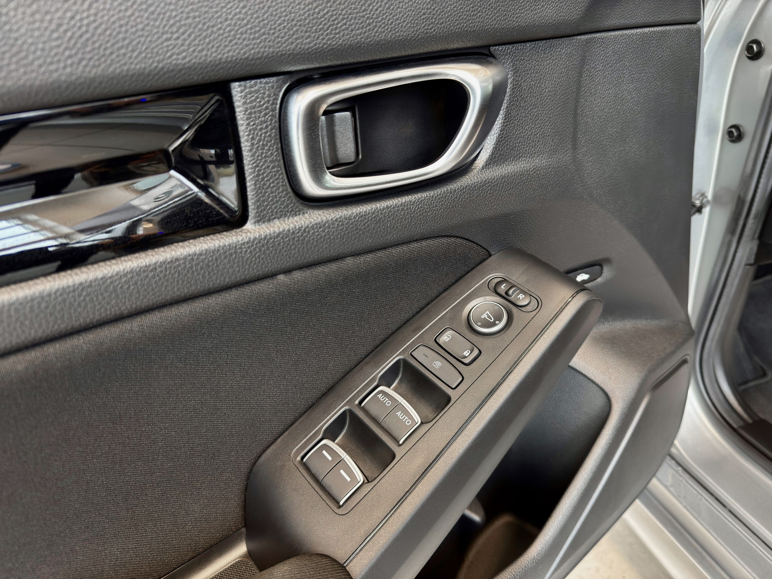 Honda Civic Sedan Hybrid Sport 2025-34