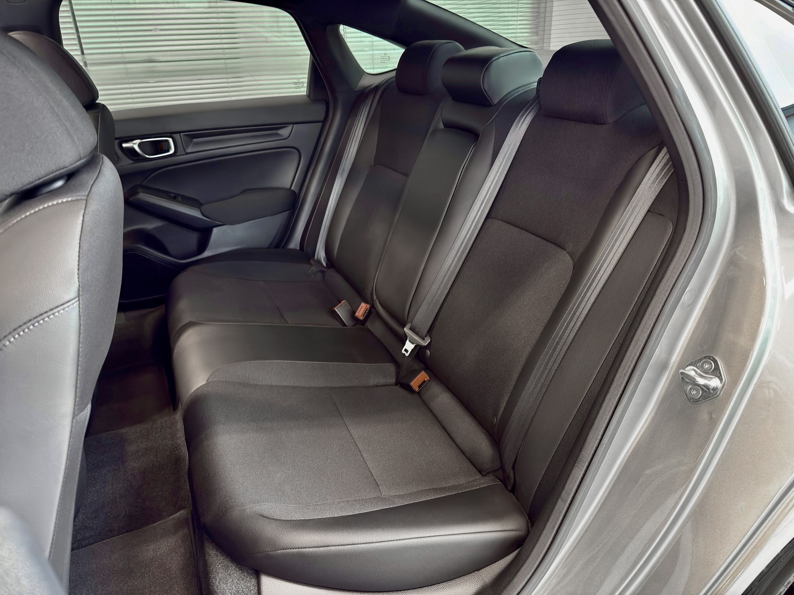 Honda Civic Sedan Hybrid Sport 2025-18