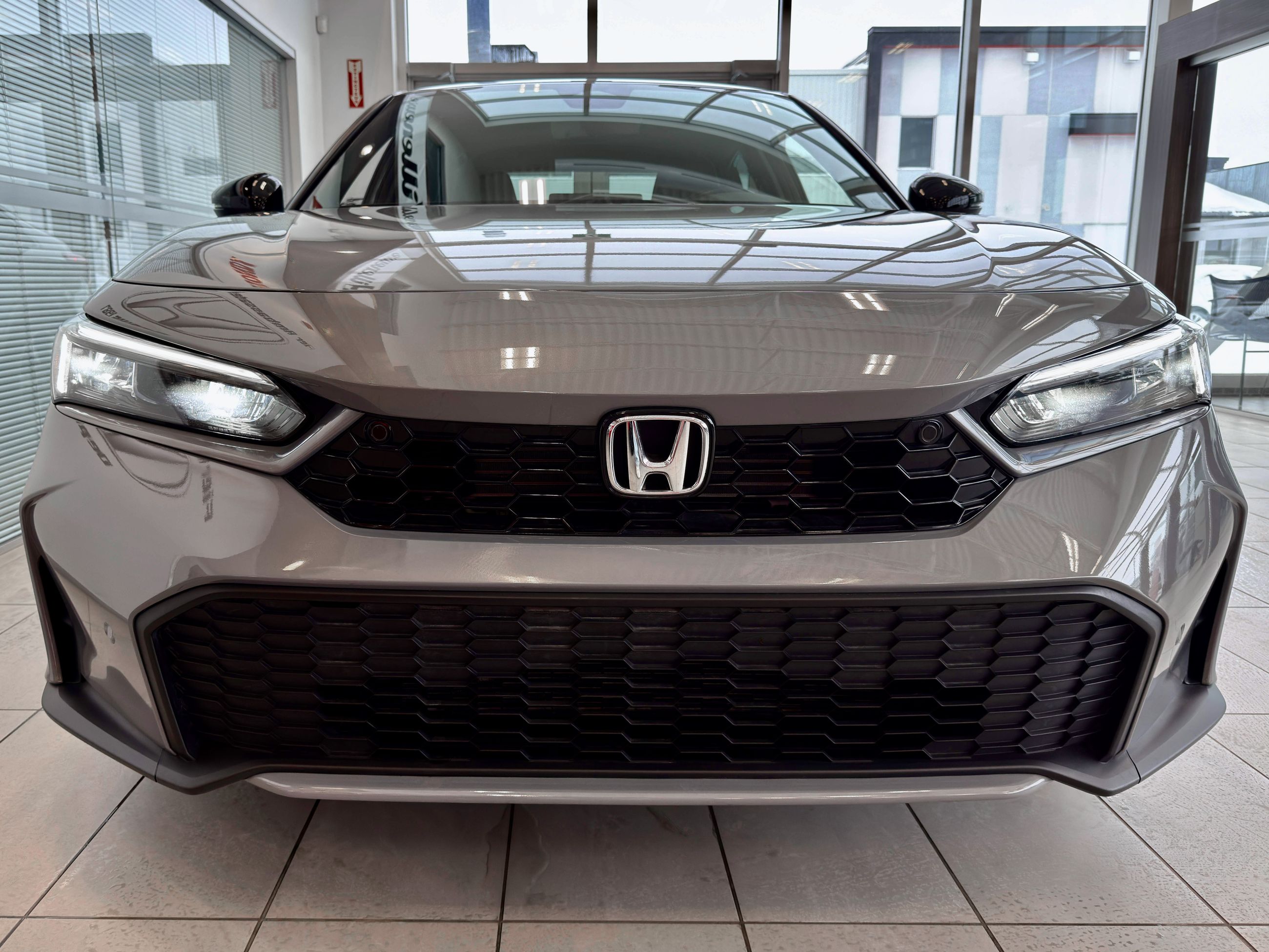 2025 Honda Civic Sedan Hybrid Sport Touring-3