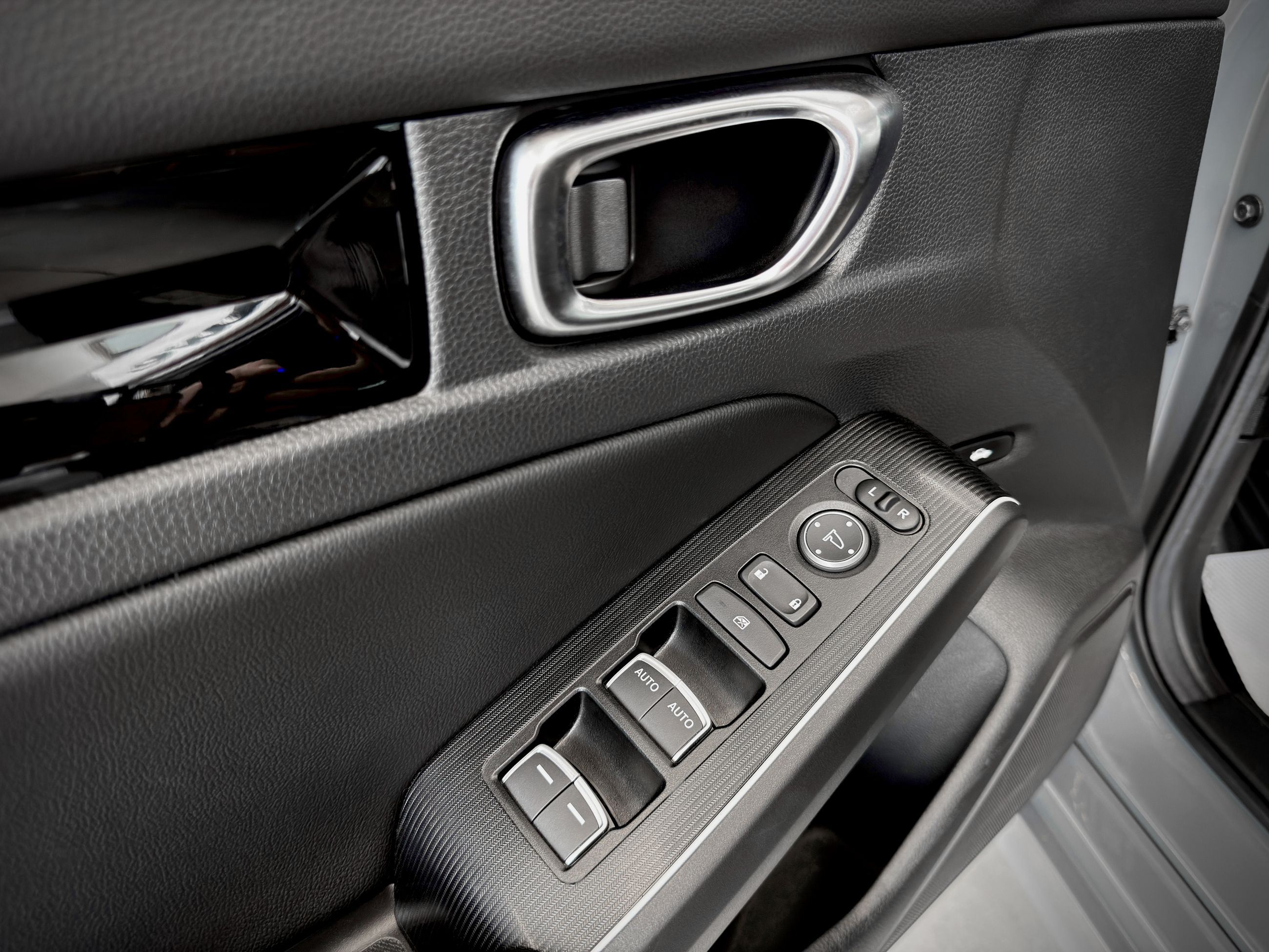 2025 Honda Civic Sedan Hybrid Sport Touring-34