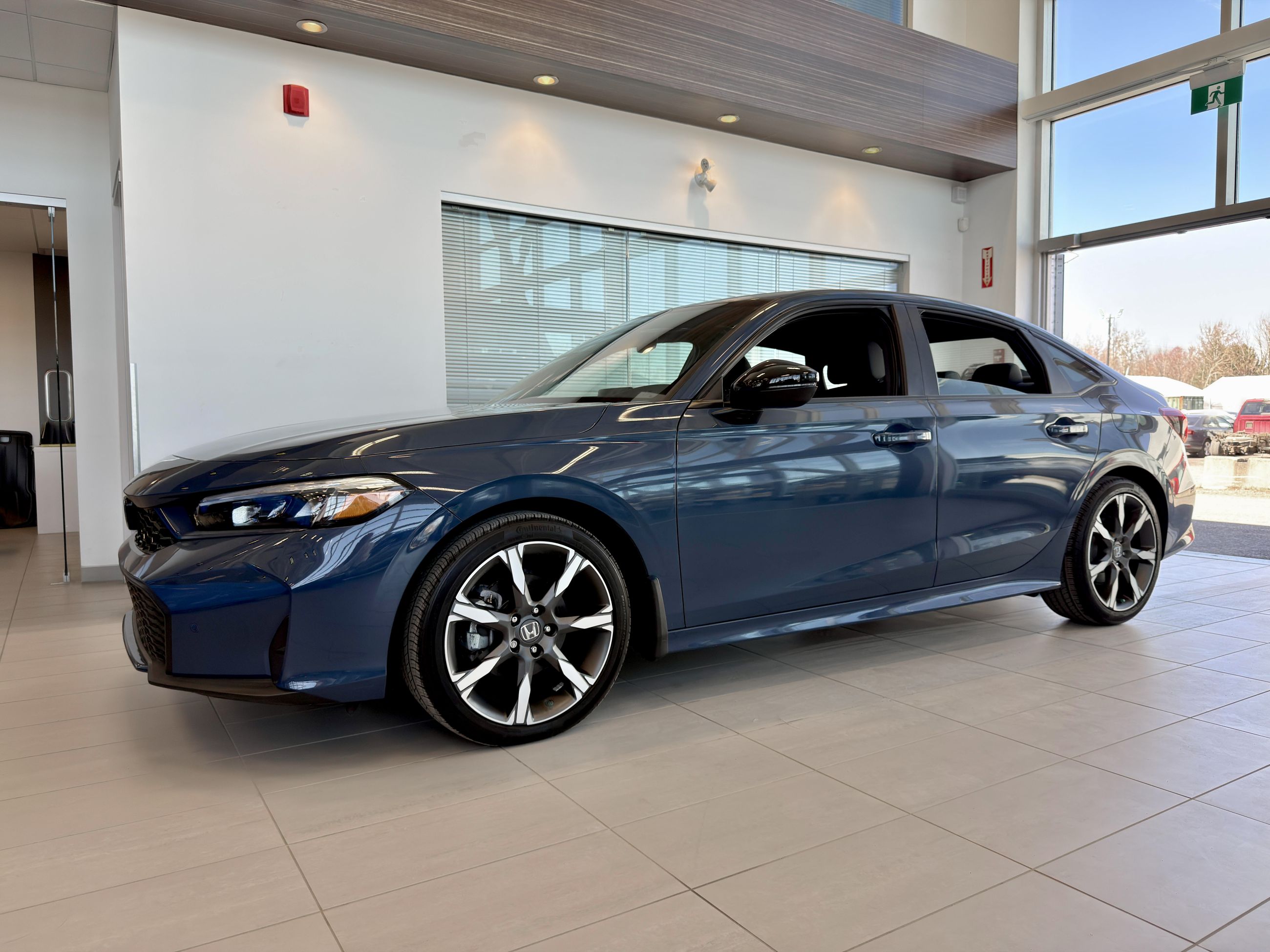 [Honda] [Civic Sedan Hybrid] [TOURING] [2025] - [Villeneuve Honda Joliette]