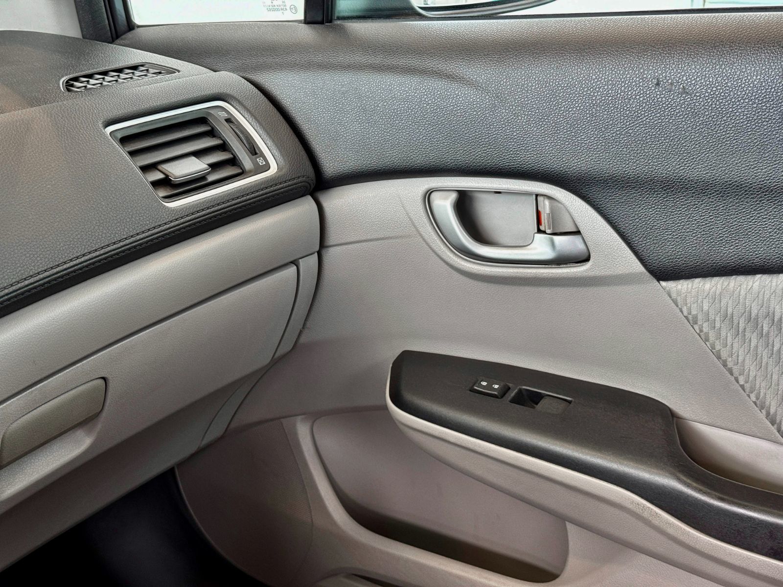 Honda Civic Sedan LX 2014-29