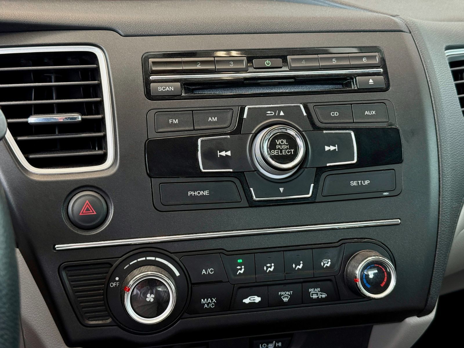 Honda Civic Sedan LX 2014-25