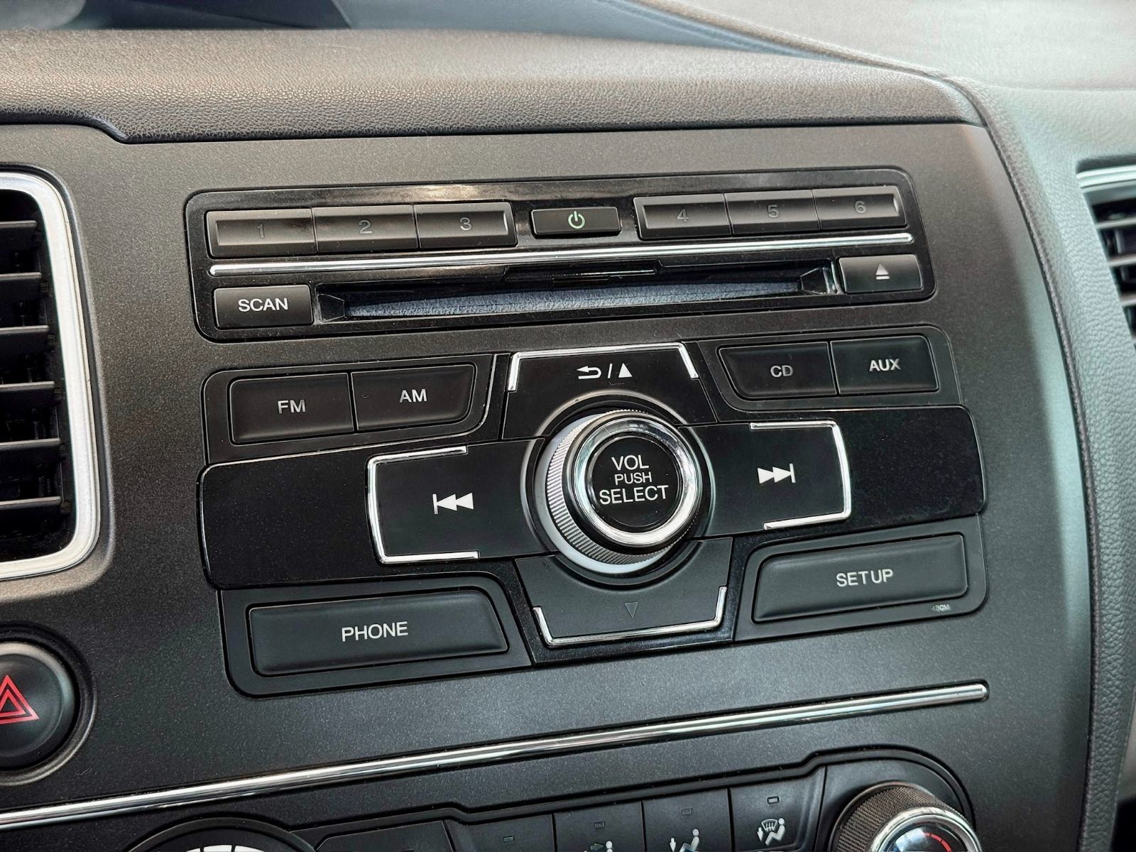 Honda Civic Sedan LX 2015-23