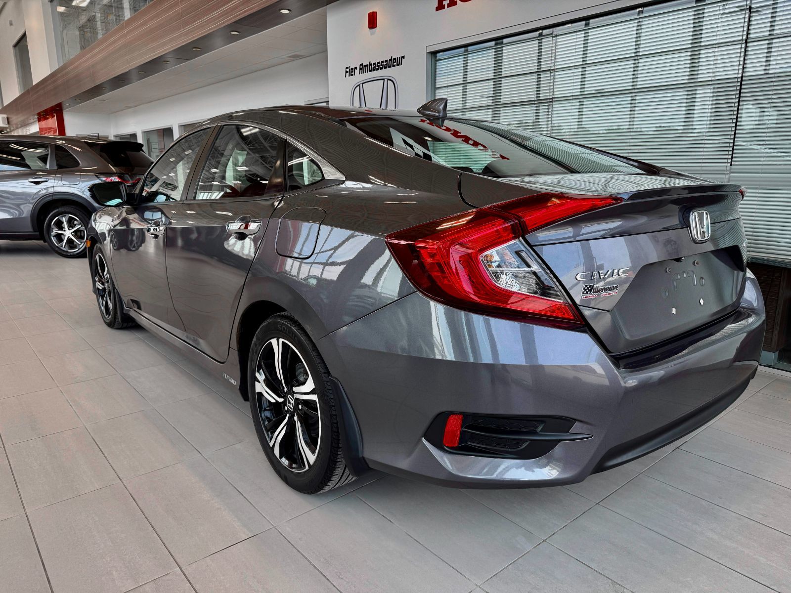Honda Civic Sedan Touring 2016-10
